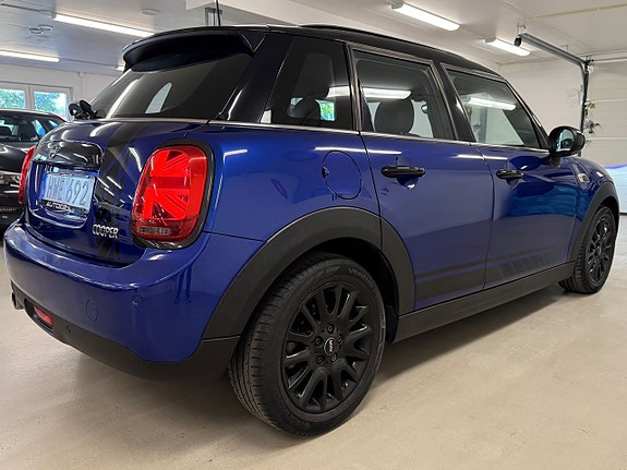 MINI Cooper 11 of 27