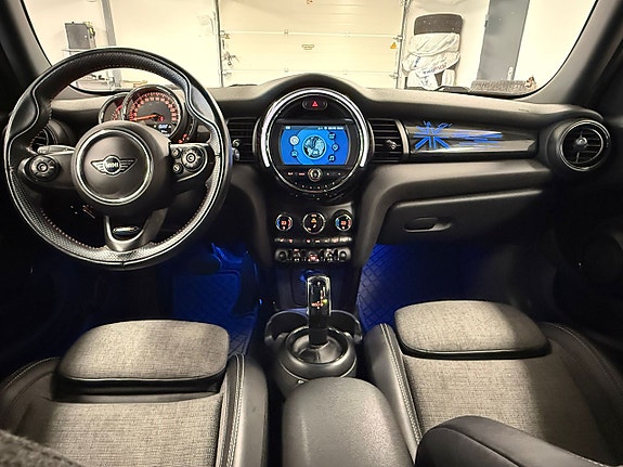 MINI Cooper 16 of 27