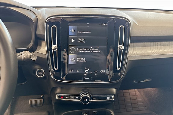 Volvo XC40 6 of 12