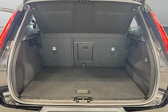 Volvo XC40 9 of 12
