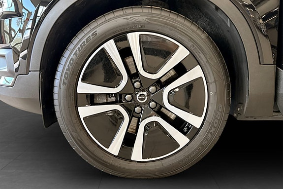 Volvo XC40 10 of 12