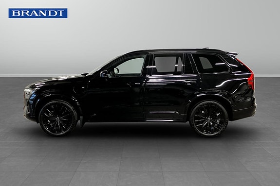 Volvo XC90 3 of 10