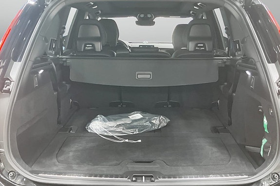 Volvo XC90 10 of 10