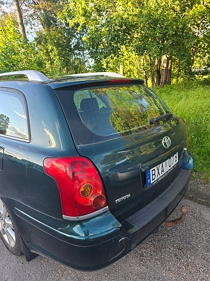 Toyota Avensis 5 of 5