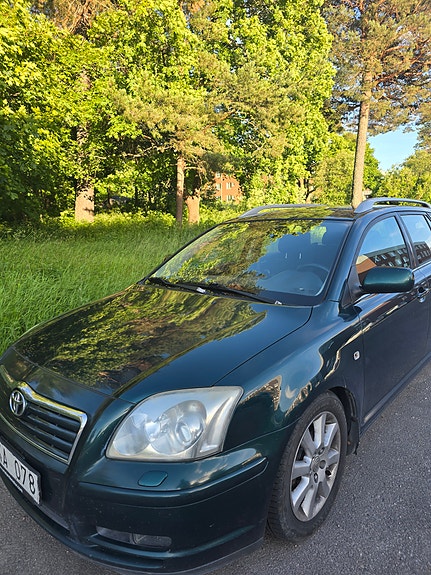 Toyota Avensis 3 of 5