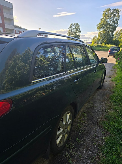 Toyota Avensis 8 of 13