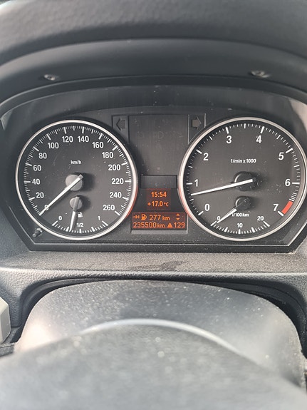 BMW 318i 5 of 5