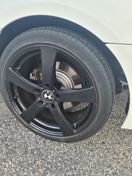 BMW 318i 3 of 5