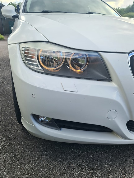 BMW 318i 4 of 5