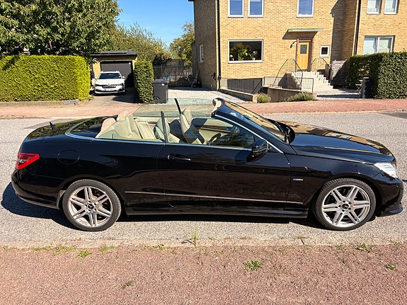 Mercedes-Benz E200 2 of 14