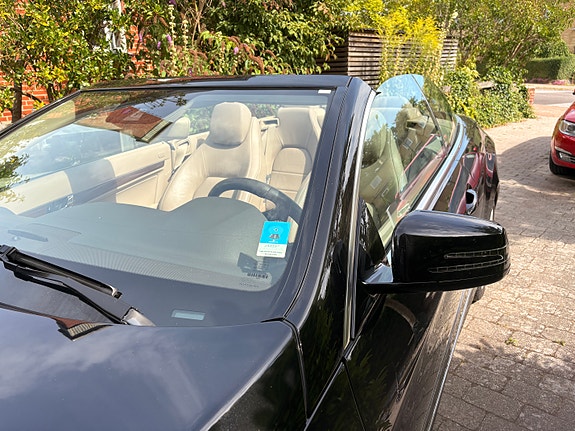 Mercedes-Benz E200 4 of 14