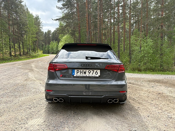 Audi S3 4 of 5