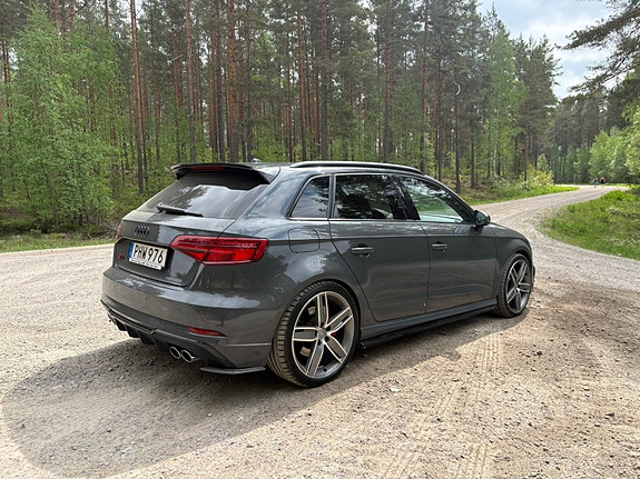 Audi S3 3 of 5