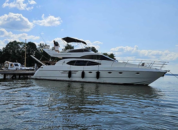 Azimut 52 Flybridge 2 of 5