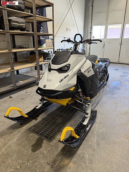 Ski-Doo Summit Adrenaline 600R E-TEC 146"