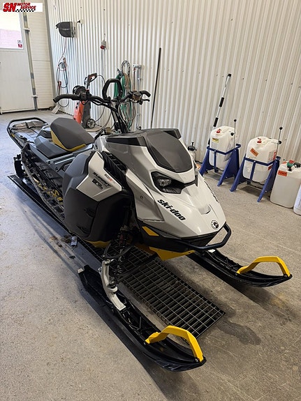 Ski-Doo Summit Adrenaline 600R E-TEC 146" Momsad 3 of 4