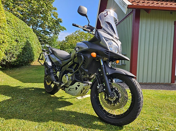 Suzuki DL650A V-Strom 3 of 13