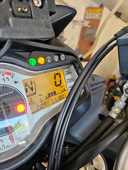 Suzuki DL650A V-Strom 7 of 13