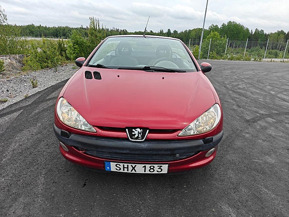 Peugeot 206 CC 2 of 5
