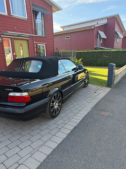 BMW 328i 5 of 5