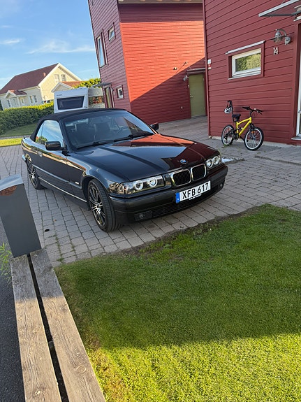 BMW 328i 4 of 5