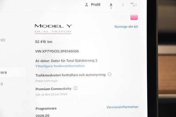 Tesla Model Y 16 of 22