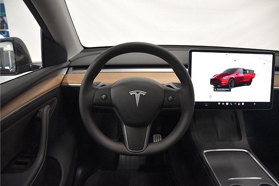 Tesla Model Y 2 of 22