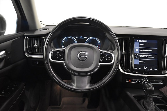 Volvo V60 2 of 21
