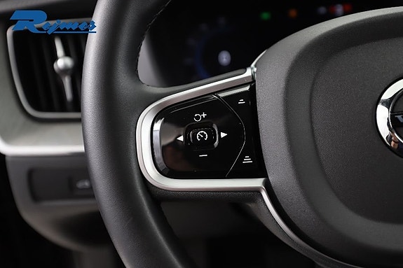 Volvo XC60 12 of 30