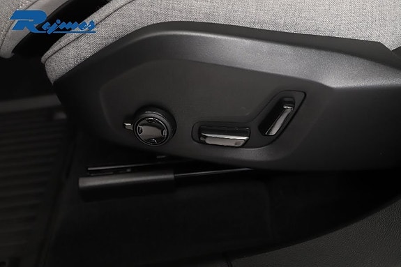 Volvo XC60 6 of 30
