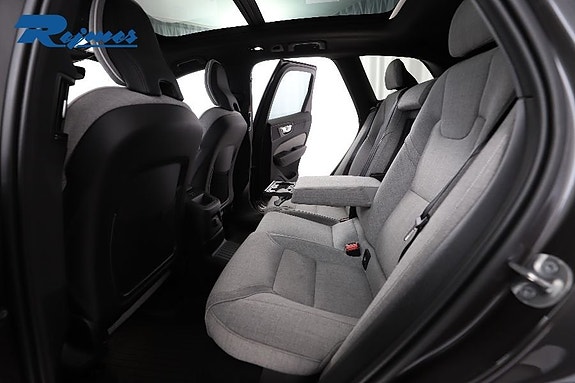 Volvo XC60 7 of 30