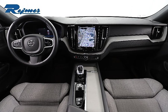Volvo XC60 2 of 30