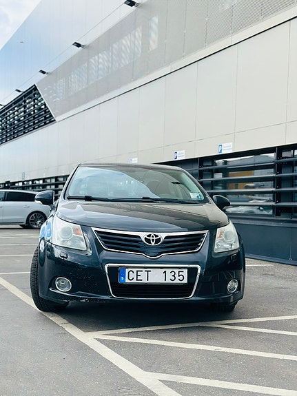 Toyota Avensis 3 of 5