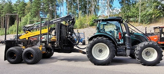 Valtra N154 Direkt Twintrac / Moheda 15T skogsvagn 2 of 5