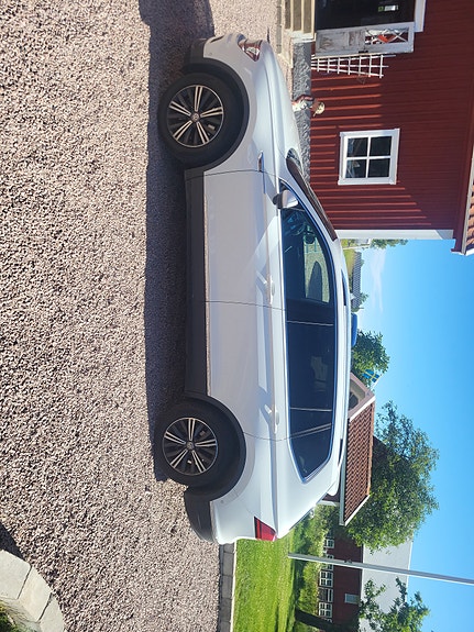 Volkswagen Tiguan Allspace 4 of 5