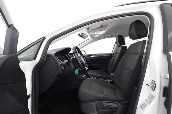 Volkswagen Golf VII 10 of 19