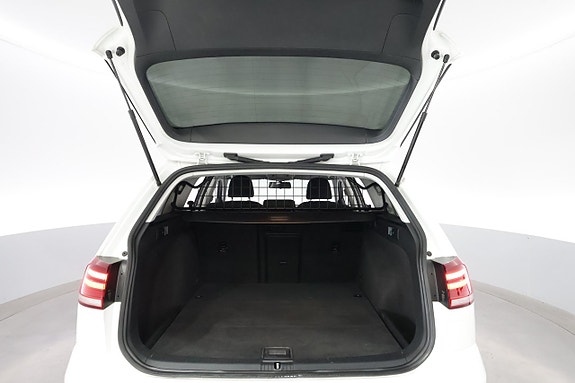 Volkswagen Golf VII 19 of 19