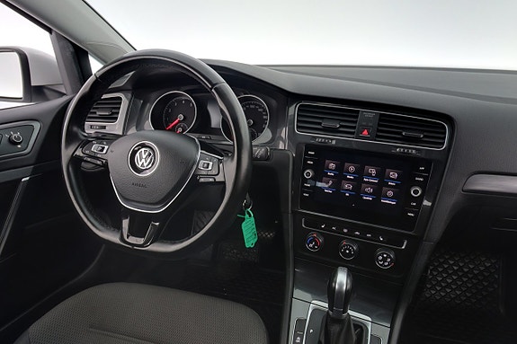 Volkswagen Golf VII 14 of 19