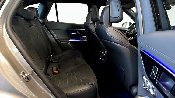 Mercedes-Benz GLC300 5 of 5