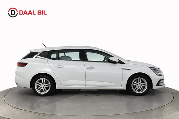 Renault Megane E-Tech 5 of 23
