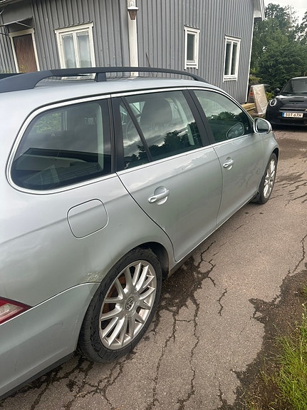 Volkswagen Golf V 3 of 5