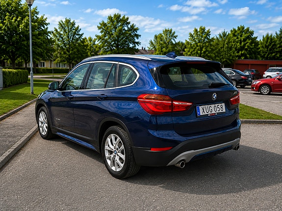 BMW X1 3 of 5