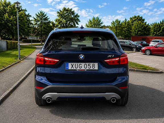 BMW X1 4 of 5