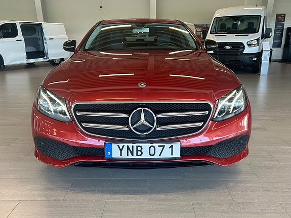 Mercedes-Benz E220 d 3 of 5