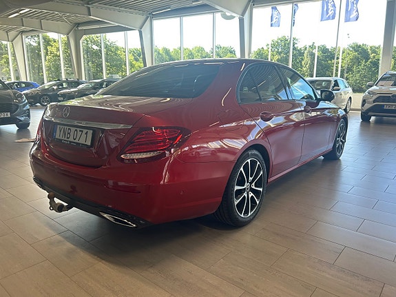 Mercedes-Benz E220 d 2 of 5