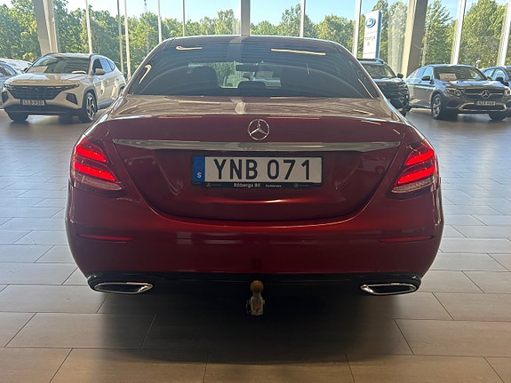 Mercedes-Benz E220 d 4 of 5