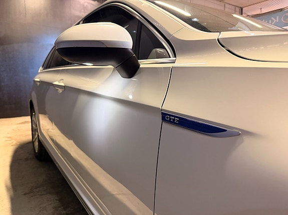 Volkswagen Passat 6 of 13