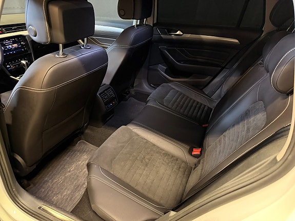 Volkswagen Passat 12 of 13