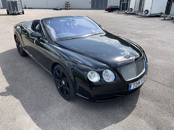 Bentley Continental GTC 6 of 11