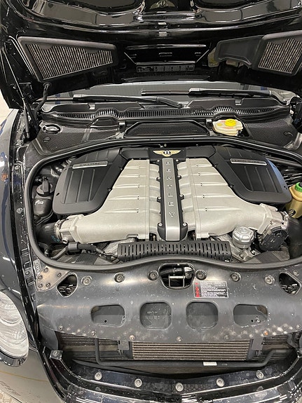 Bentley Continental GTC 9 of 11